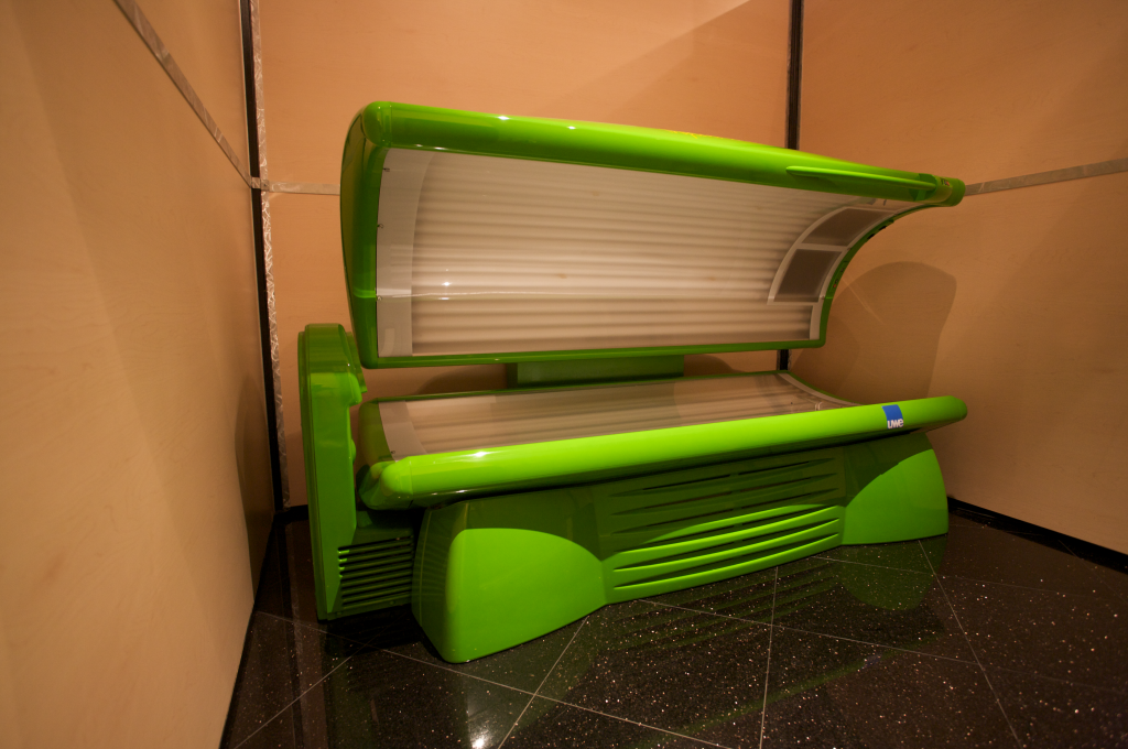 Green UWE Tropical Tanning bed NJ NY PA used reconditioned